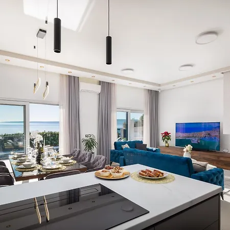 빌라 Beachfront Ines With Pool *