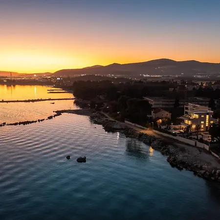 빌라 Beachfront Ines With Pool *