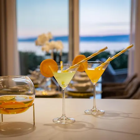 Beachfront Ines With Pool * Kaštela