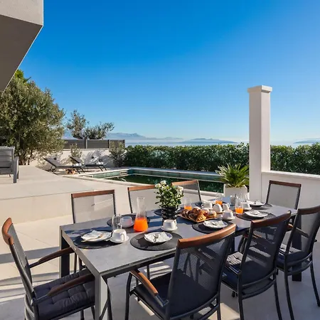 Beachfront Ines With Pool