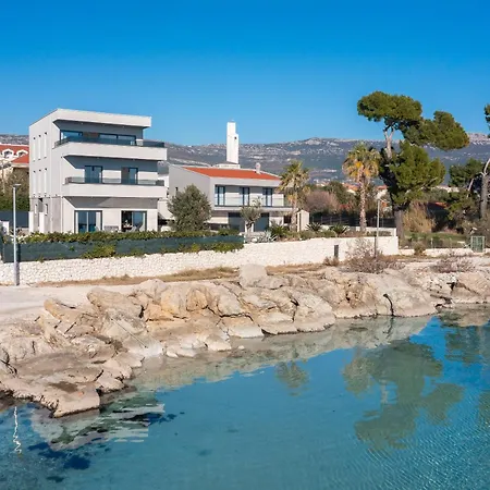 Beachfront Ines With Pool Kaštela