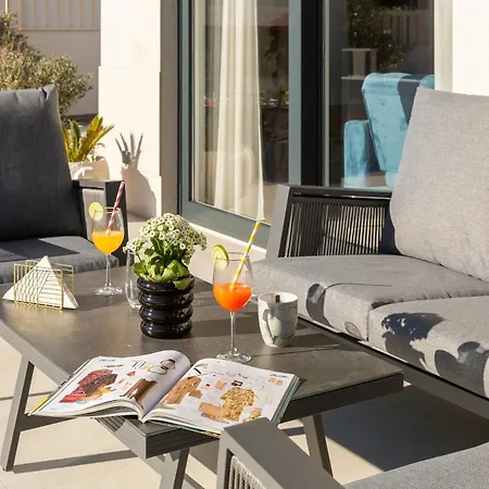 빌라 Beachfront Ines With Pool Kaštela