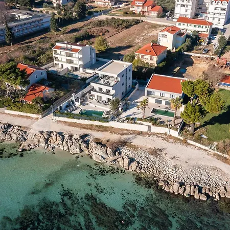 Beachfront Ines With Pool *