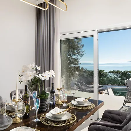 Beachfront Ines With Pool *