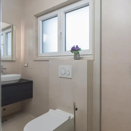 Beachfront Ines With Pool Kastela