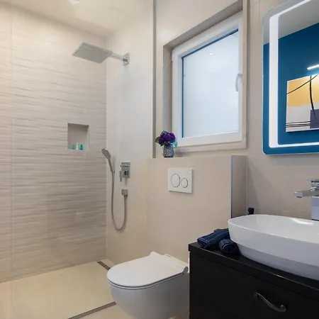 Villa Beachfront Ines With Pool