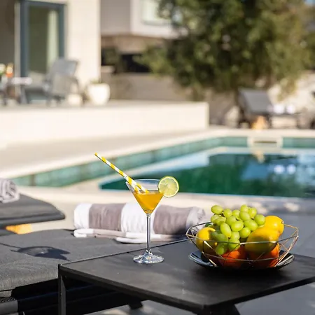 Beachfront Ines With Pool * Kastela