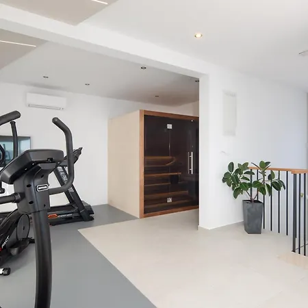 Villa Beachfront Ines With Pool *