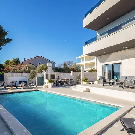 Beachfront Ines With Pool Kastela