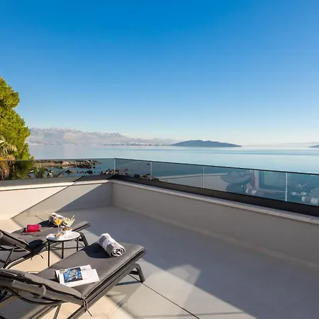 Beachfront Ines With Pool * Kastela