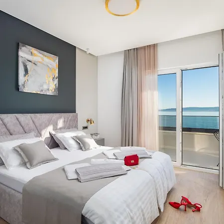 Beachfront Ines With Pool Kastela