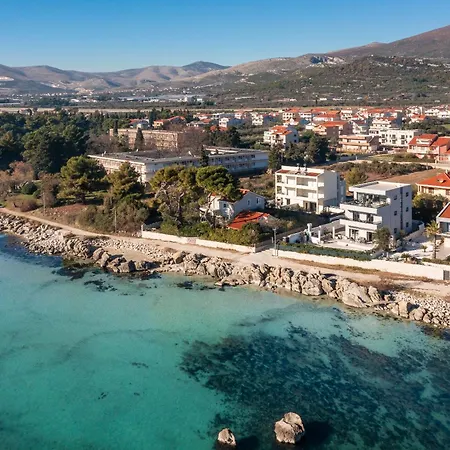 Beachfront Ines With Pool Villa *