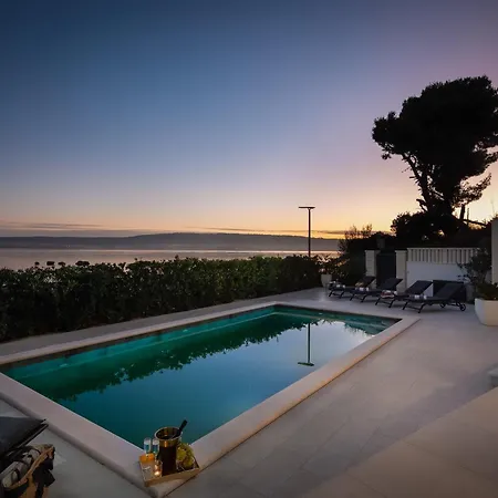 Beachfront Ines With Pool Villa