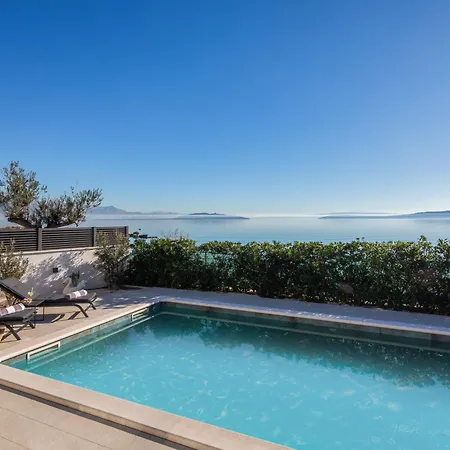 Beachfront Ines With Pool