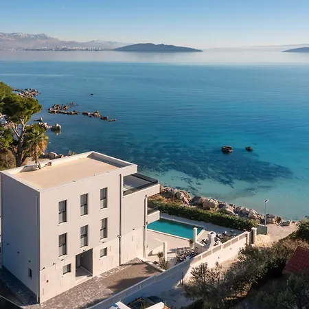 Villa Beachfront Ines With Pool