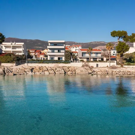 Villa Beachfront Ines With Pool Kastela