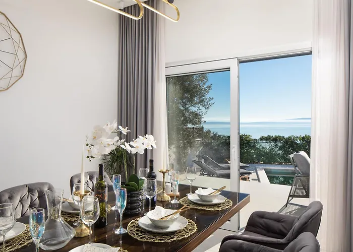 Beachfront Ines With Pool *