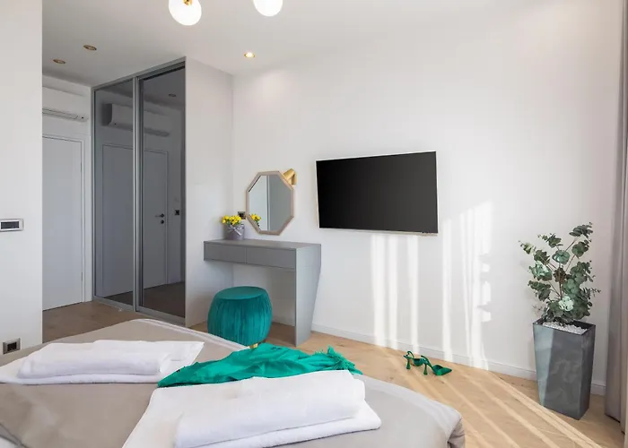 Beachfront Ines With Pool Villa