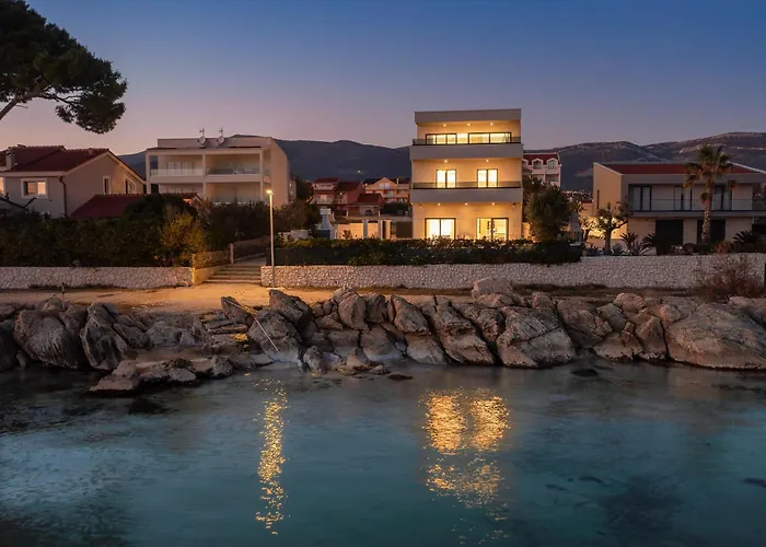 Beachfront Ines With Pool Villa