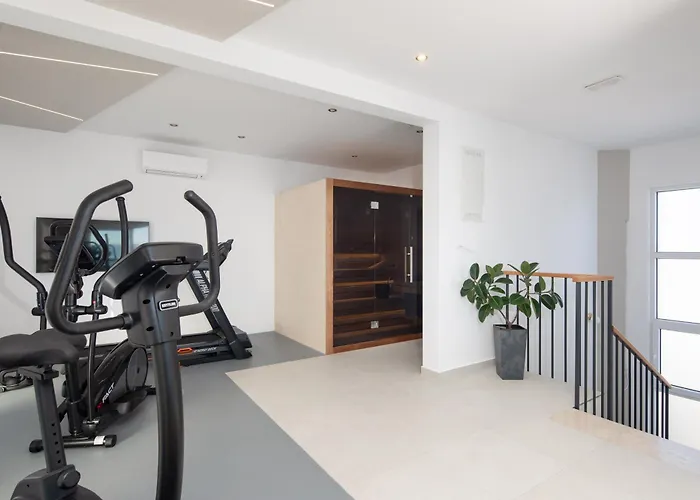 Villa Beachfront Ines With Pool *