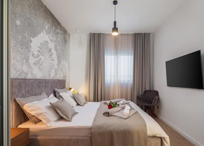 Beachfront Ines With Pool Villa *