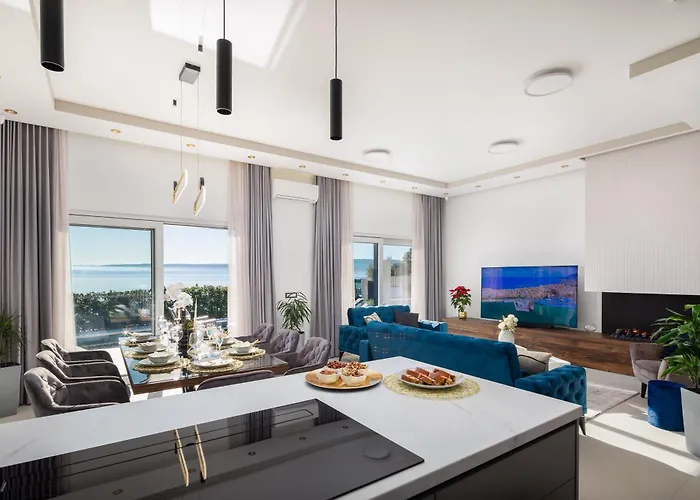 Villa Beachfront Ines With Pool *