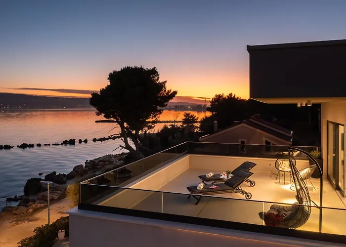 Beachfront Ines With Pool *