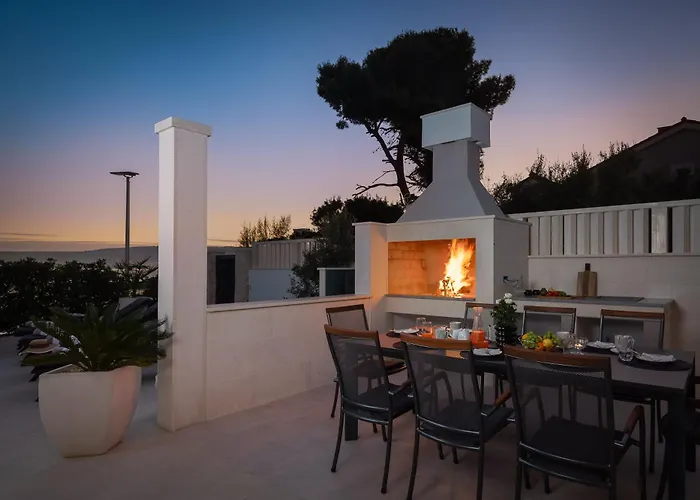 Beachfront Ines With Pool Villa *