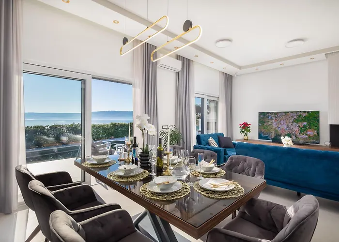 Beachfront Ines With Pool Villa Kaštela