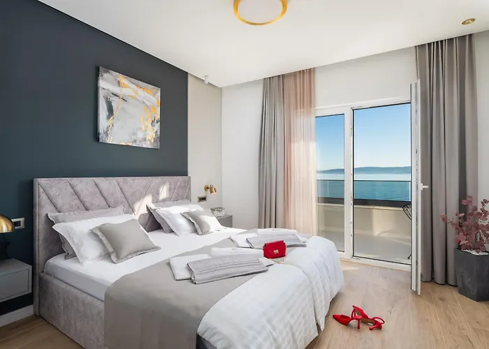 Beachfront Ines With Pool Kaštela