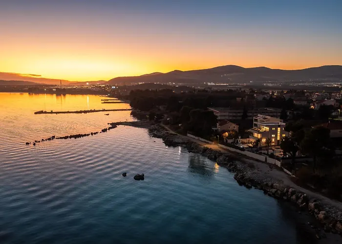 Villa Beachfront Ines With Pool *