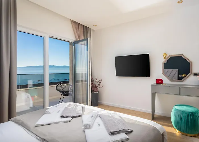 Beachfront Ines With Pool Villa Kaštela