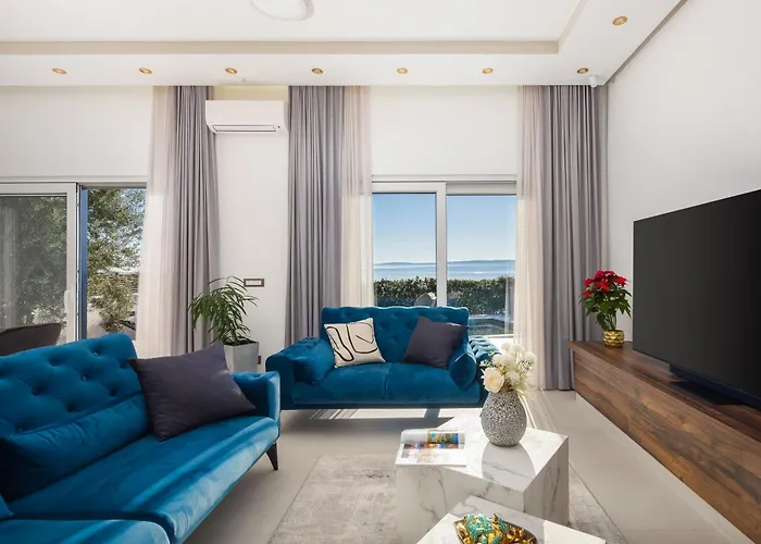 Villa Beachfront Ines With Pool *