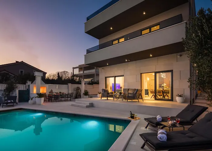 Beachfront Ines With Pool