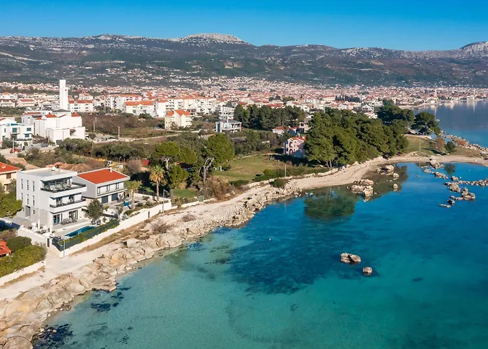 Beachfront Ines With Pool Kaštela
