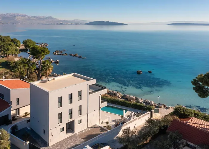 Villa Beachfront Ines With Pool