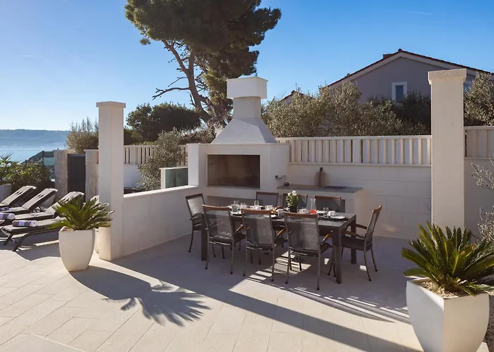 Beachfront Ines With Pool Villa Kaštela