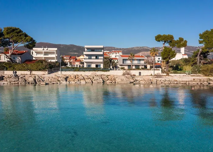 Villa Beachfront Ines With Pool Kaštela
