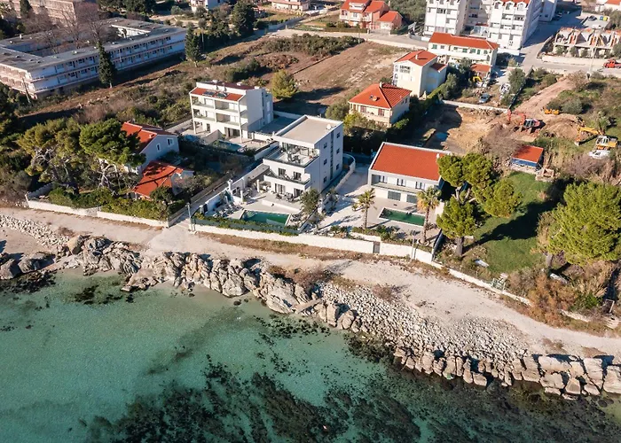 Beachfront Ines With Pool *