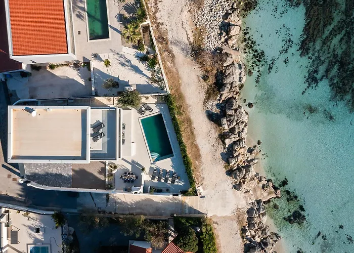 Beachfront Ines With Pool * Kaštela